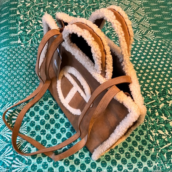 SOLD Ugg x Telfar Medium Chestnut Bag - Picture 5 of 10
